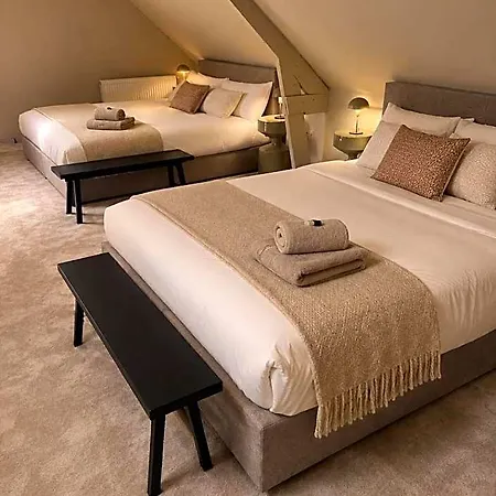 The Saints Sutor Hotell