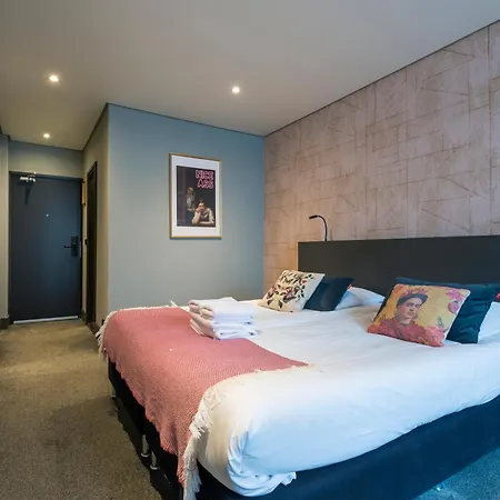 The Saints Sutor Otel Breda